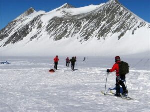 IL CILE COMPIE FREQUENTI SPEDIZIONI DI RICERCA AL POLO SUD