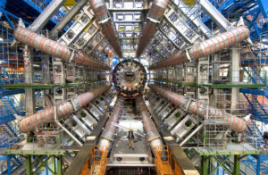 IL LARGE HADRON COLLIDER, L'ACCELERATORE DI PARTICELLE DEL CERN