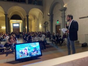 FILIPPO SARPA DURANTE LA SUA PRESENTAZIONE