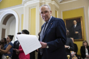 IL SENATORE CHUCK SCHUMER