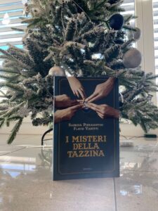 A NATALE, REGALA O REGALATI "I MISTERI DELLA TAZZINA"